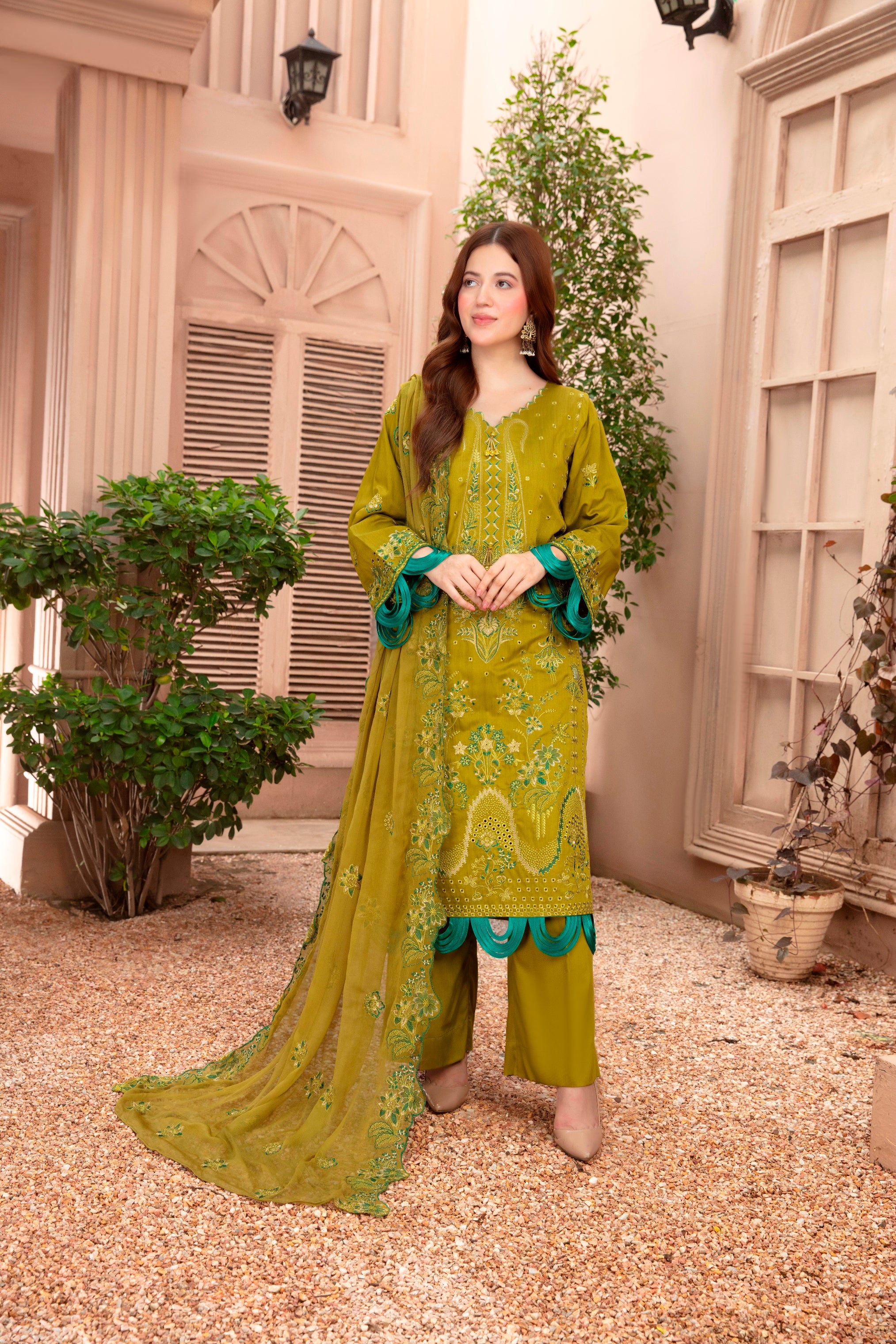3-Pcs Luxury Embroidery Viscose Suit with Heavy Embroidery  Shirt Bamber Embroidery  Dupatta by Fiza Minahil (SN/1273)