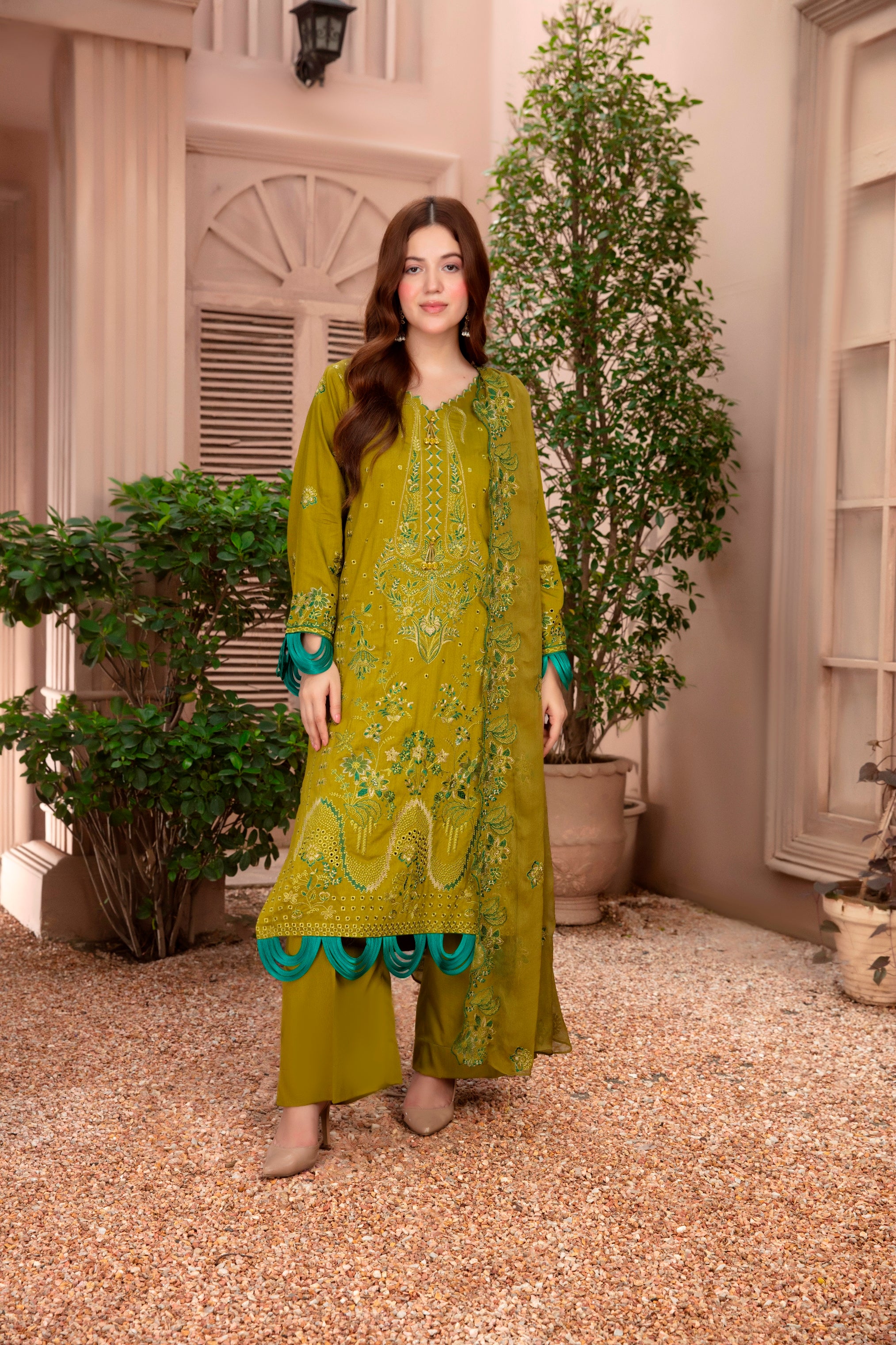 3-Pcs Luxury Embroidery Viscose Suit with Heavy Embroidery  Shirt Bamber Embroidery  Dupatta by Fiza Minahil (SN/1273)