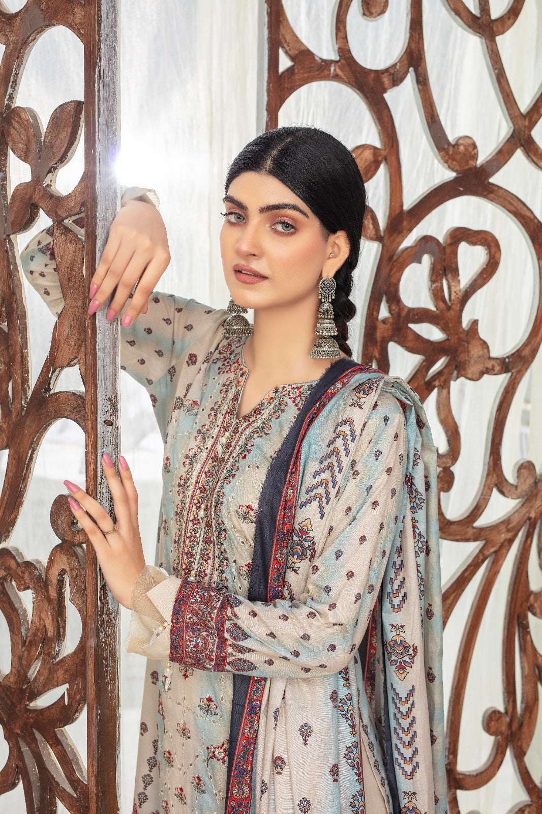 Casual Lawn By Fiza Minahil